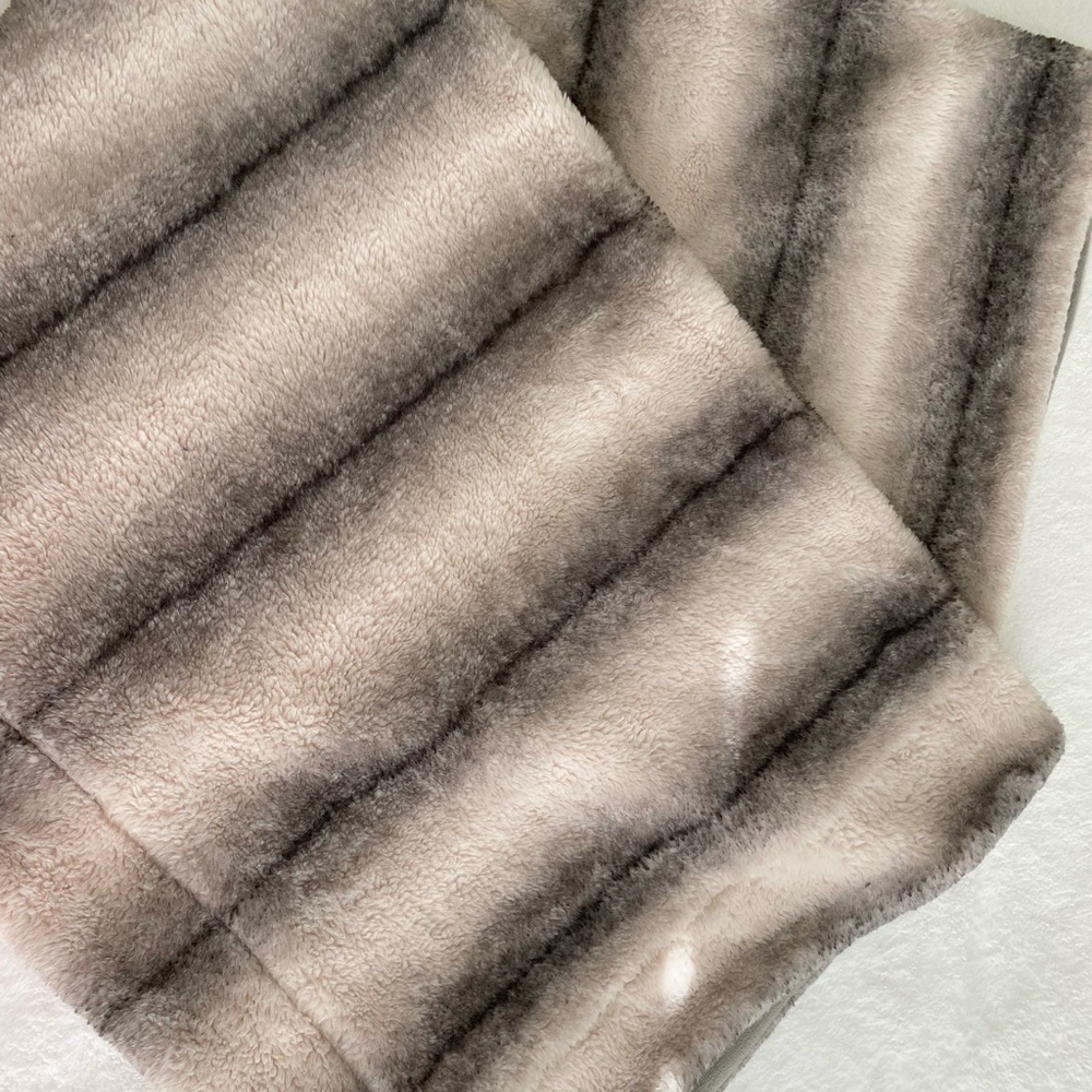 Medium sized throw blanket